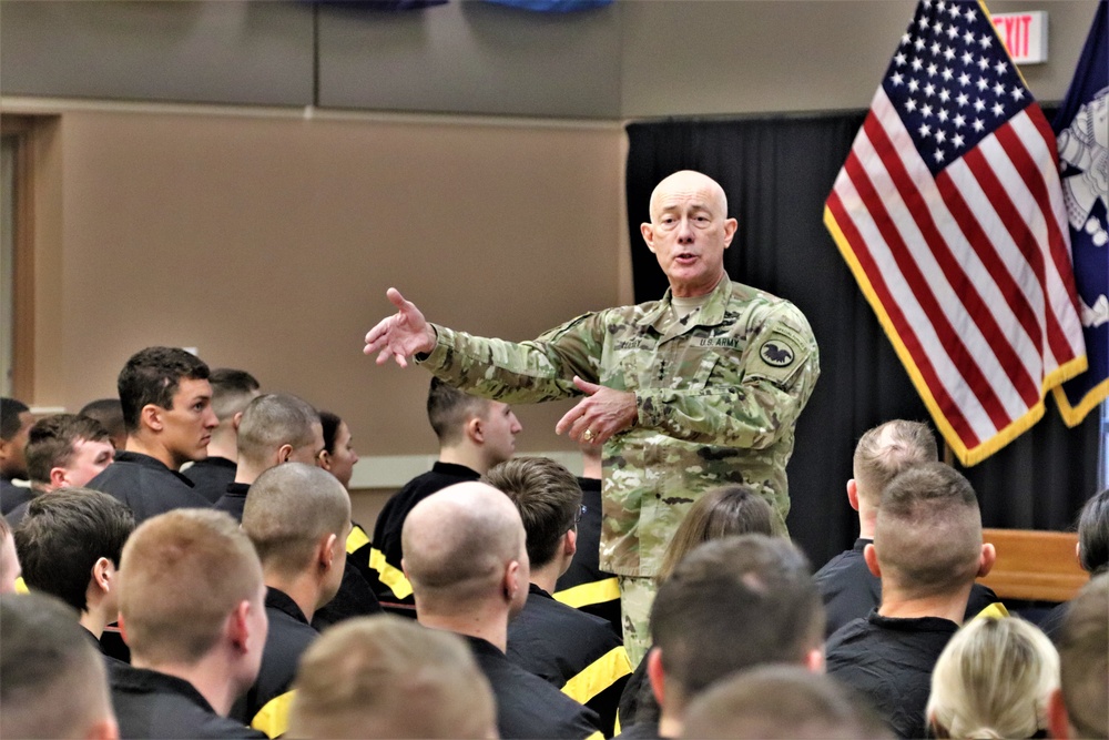Chief of Army Reserve holds official visit to Fort McCoy