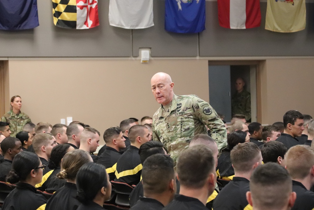 Chief of Army Reserve holds official visit to Fort McCoy