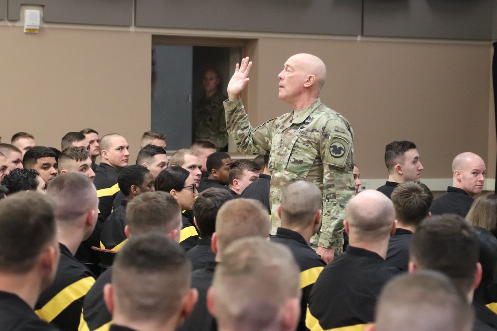 Chief of Army Reserve holds official visit to Fort McCoy