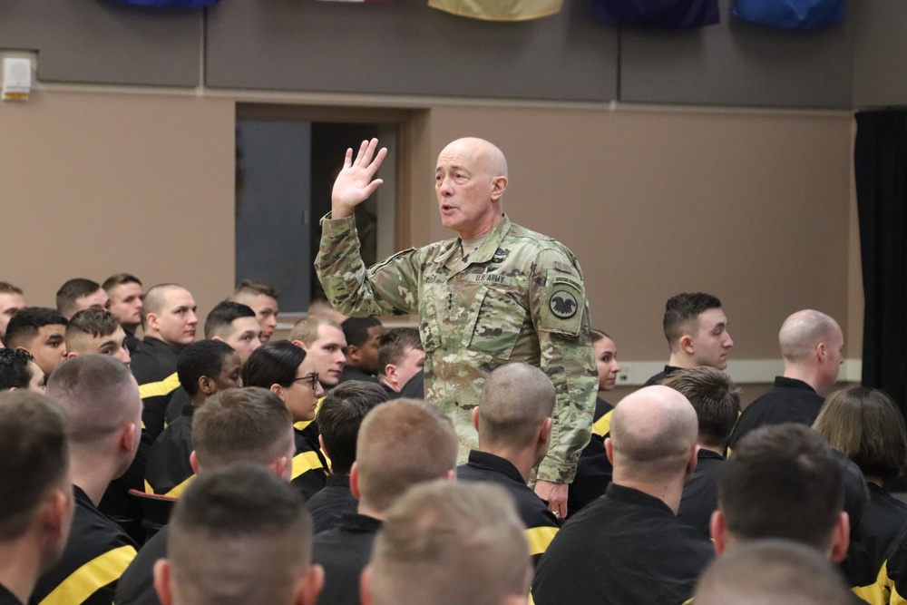 Chief of Army Reserve holds official visit to Fort McCoy