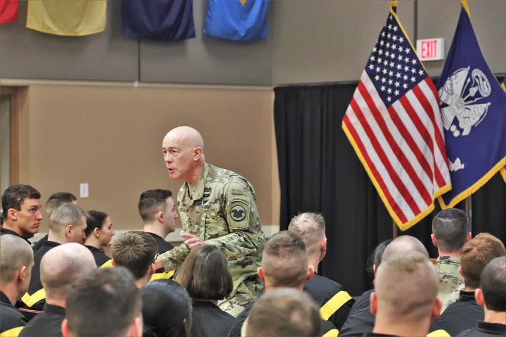 Chief of Army Reserve holds official visit to Fort McCoy