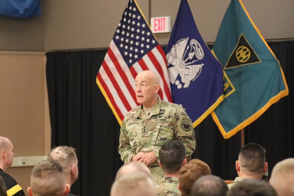 Chief of Army Reserve holds official visit to Fort McCoy