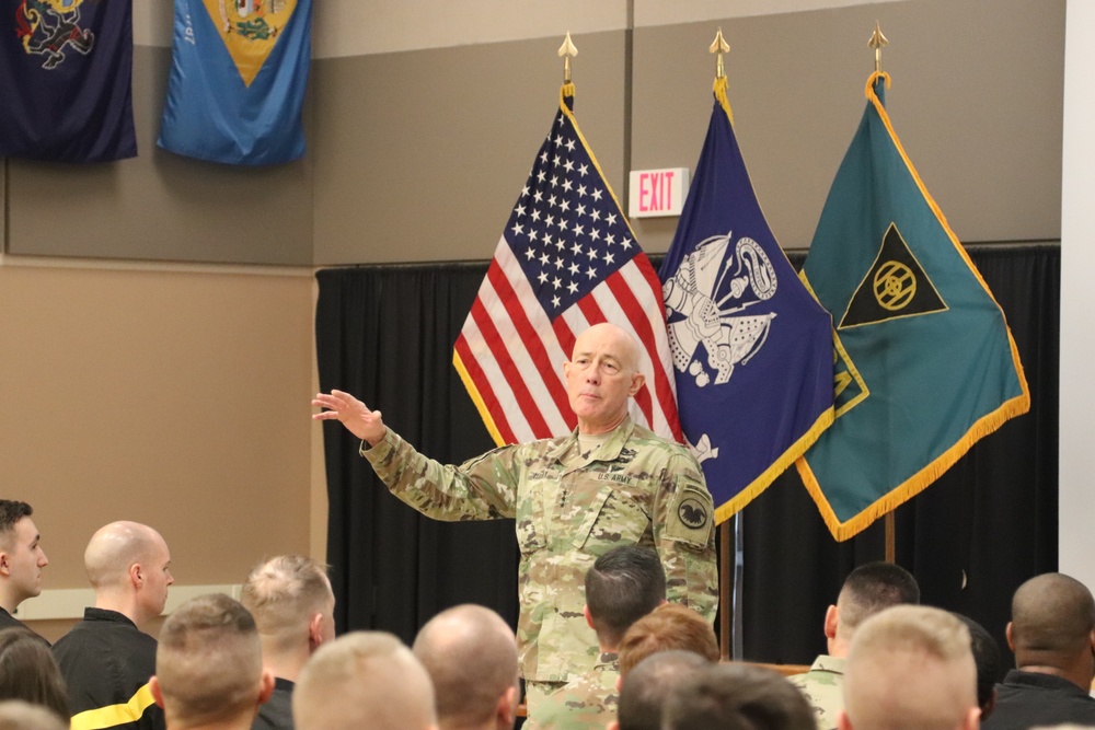 Chief of Army Reserve holds official visit to Fort McCoy