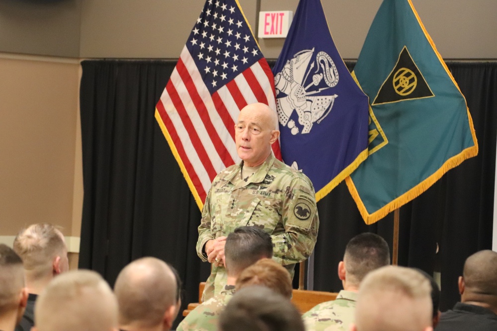 Chief of Army Reserve holds official visit to Fort McCoy