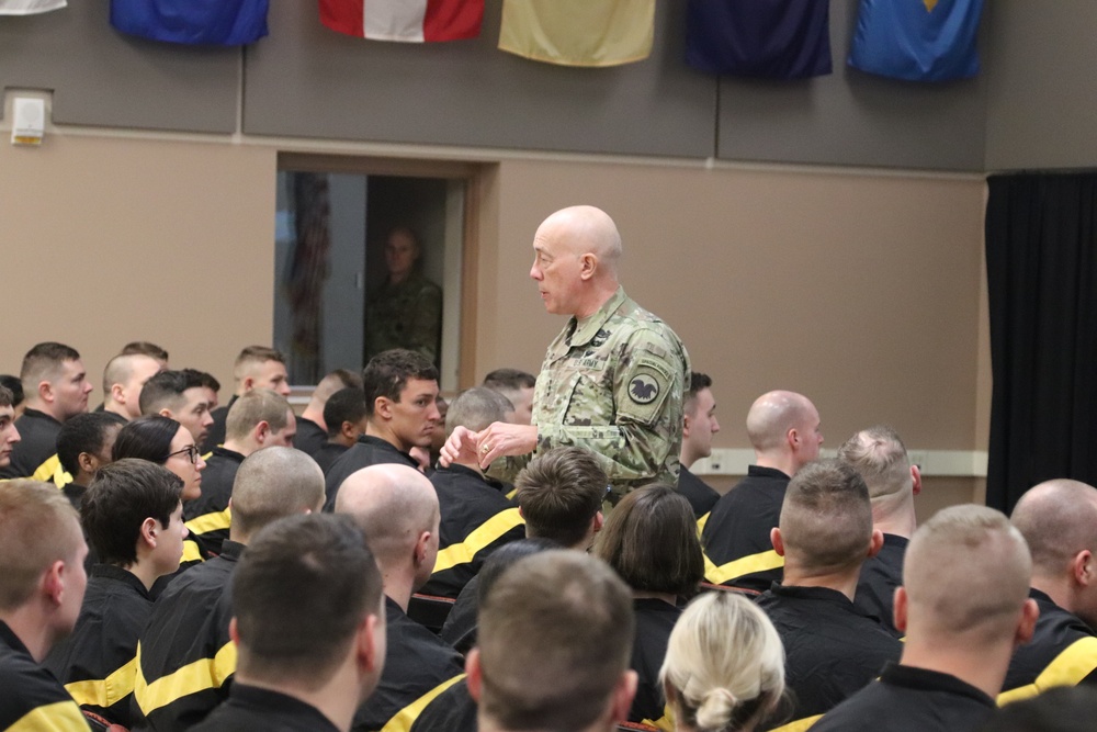 Chief of Army Reserve holds official visit to Fort McCoy