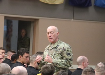 Chief of Army Reserve holds official visit to Fort McCoy