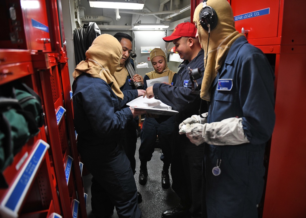 Blue Ridge Sailors Participate in Main Space Fire Drill