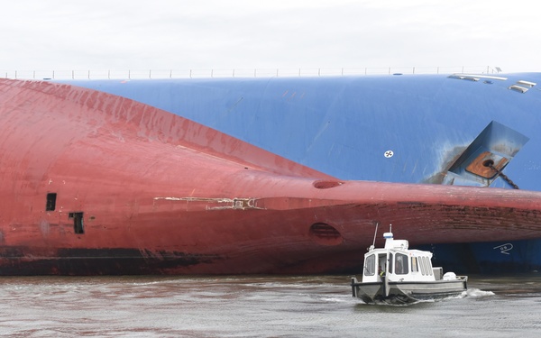 Golden Ray capsized in St. Simons Sound
