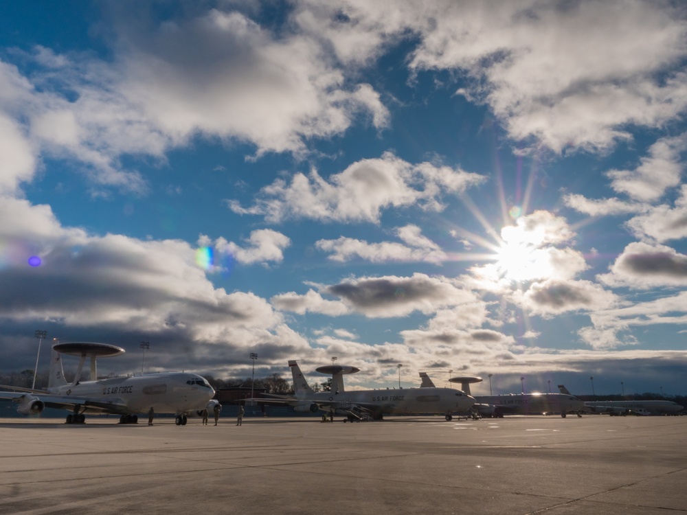 E-8C Joint STARS and E-3 Sentry aircraft train together