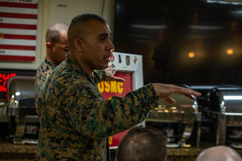 31st MEU Staff NCOs present a parting gift to MEU CO
