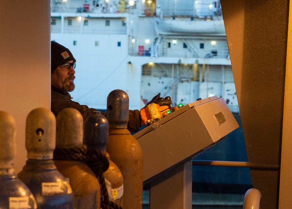 USNS Benavidez Departs Norfolk