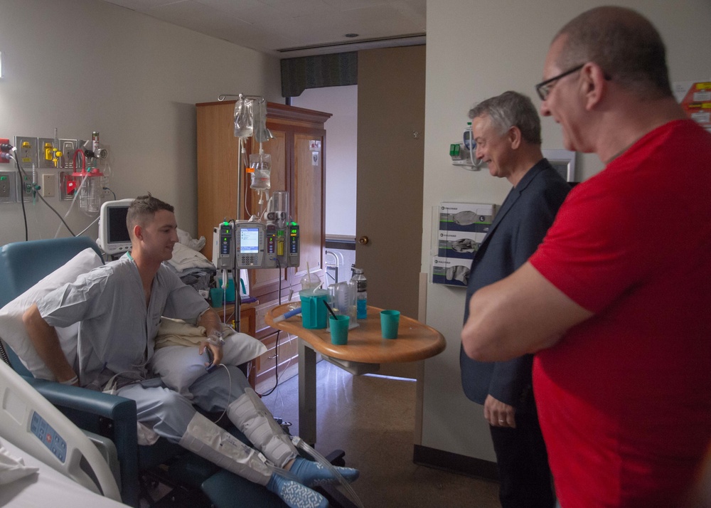 Gary Sinise, Robert Irvine Meet with Service Member at NMCSD