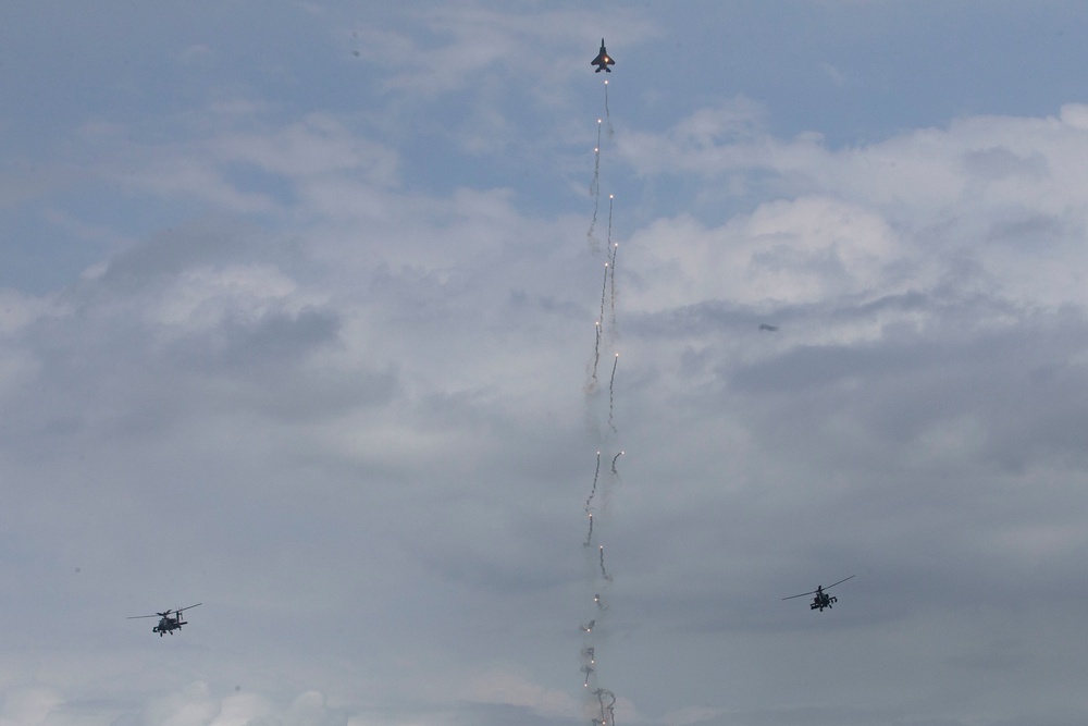 Aerial Display During Singapore Airshow 2020