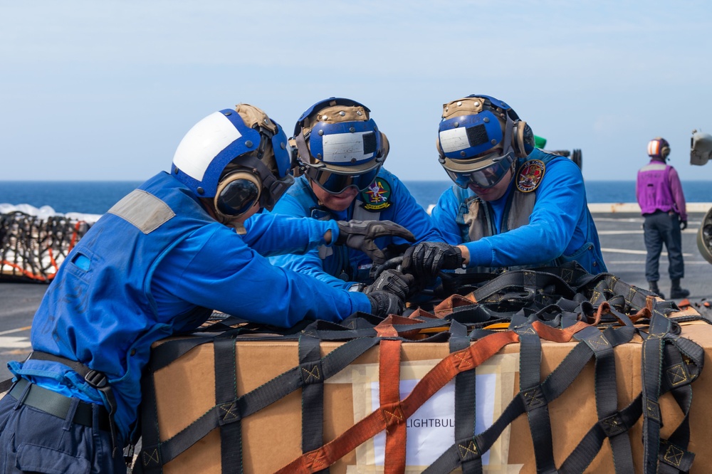 USS Green Bay underway replenishment