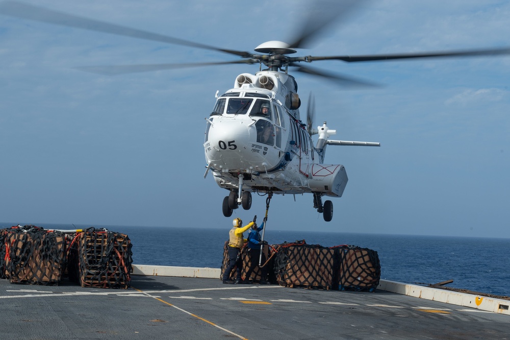 USS Green Bay underway replenishment