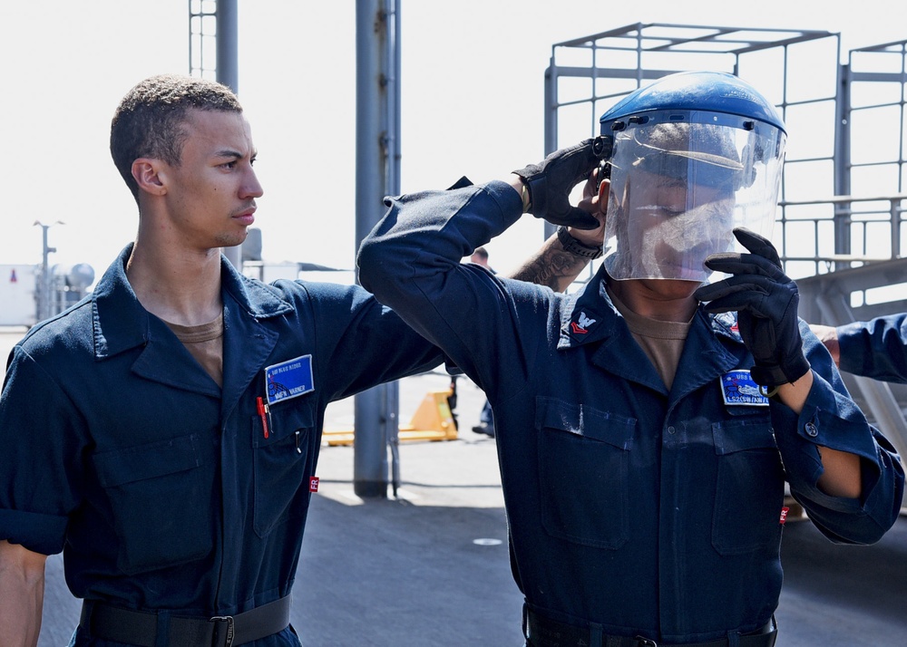 USS Blue Ridge Sailors Participate in VERTREP Training