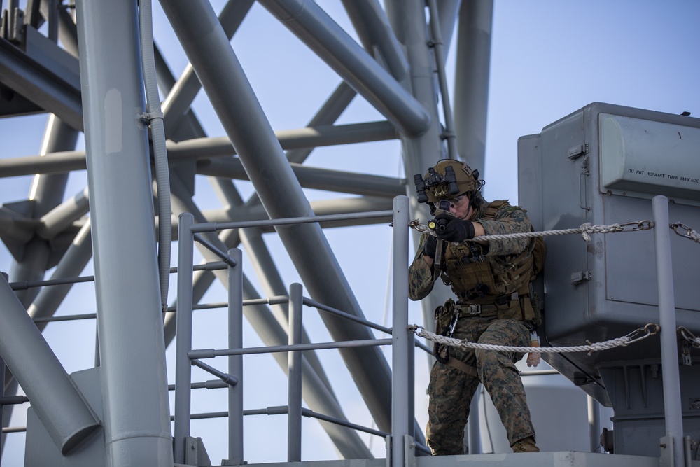 Stand by to be boarded: 31st MEU Maritime Raid Force conducts VBSS training