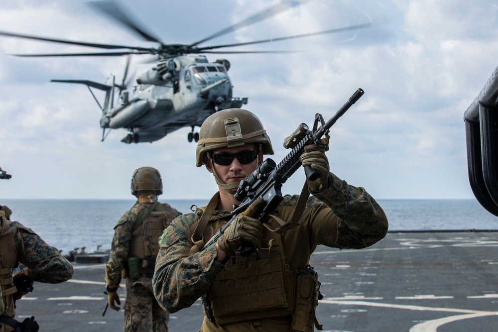 Stand by to be boarded: 31st MEU Maritime Raid Force conducts VBSS training