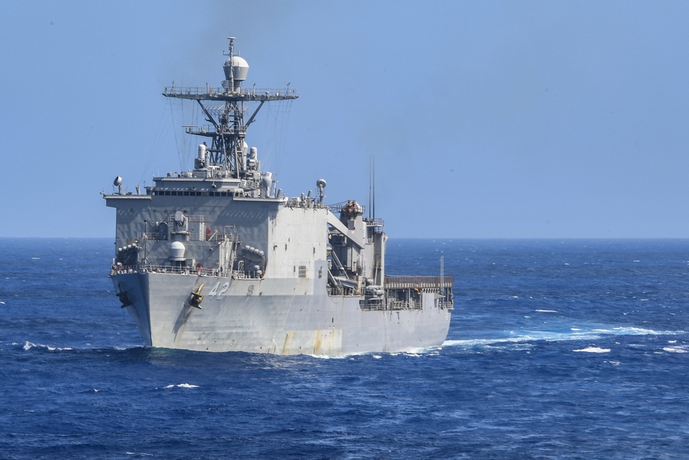 USS America conducts operation with Theodore Roosevelt with carrier strike group