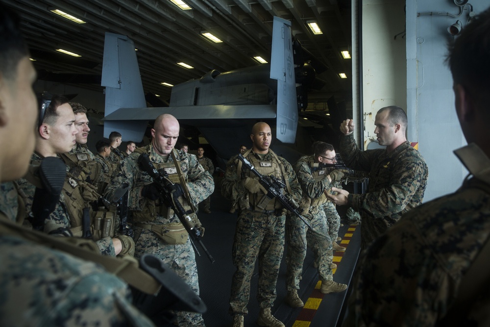 BLT 1/5, 31st MEU Marines conduct weapons handling rehearsal aboard USS America (LHA 6)