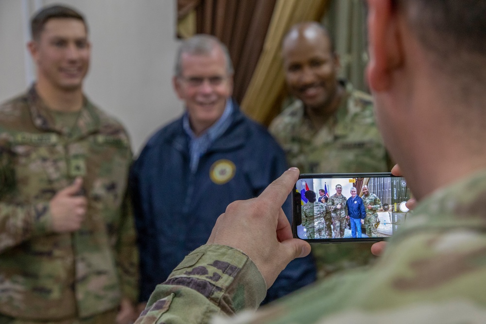 Senators and representatives visit Erbil Air Base