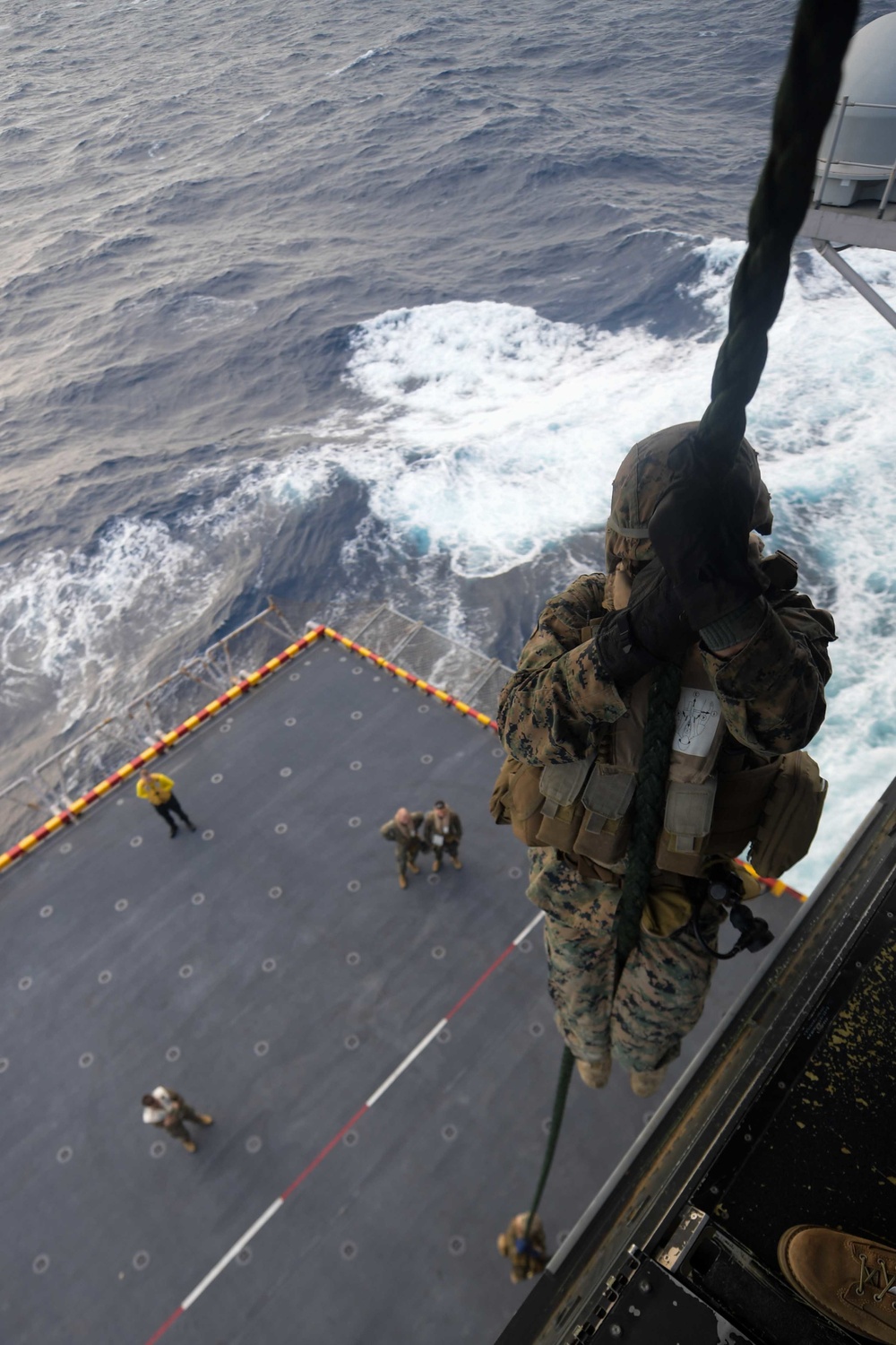 31st MEU Conducts Fast Rope Exercise