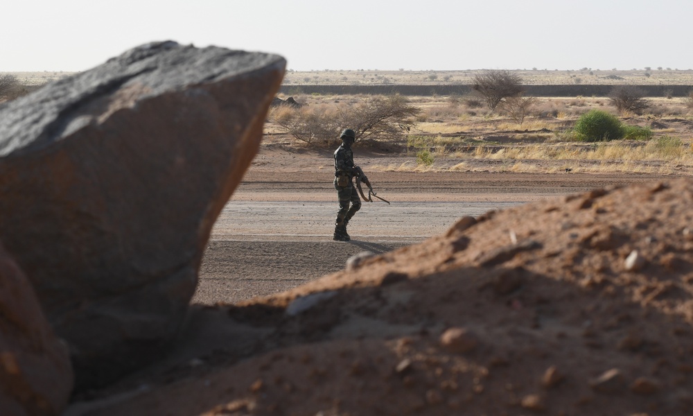 U.S. air advisors train Forces Armées Nigeriennes members