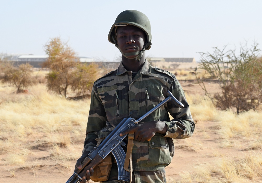 U.S. air advisors train Forces Armées Nigeriennes members