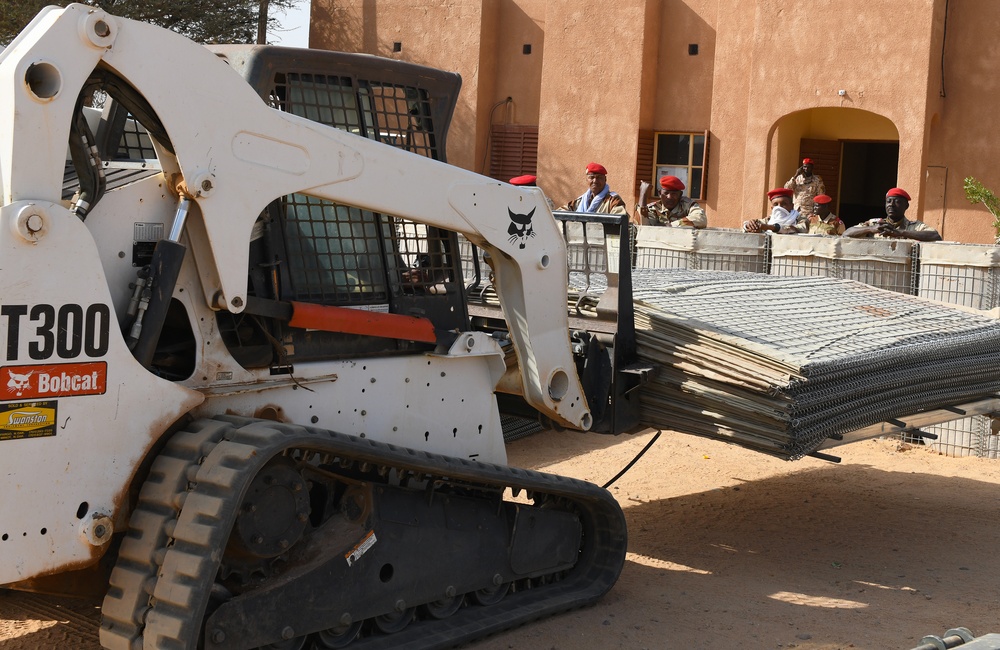 U.S. Airmen deliver protective barriers to National Guard of Niger