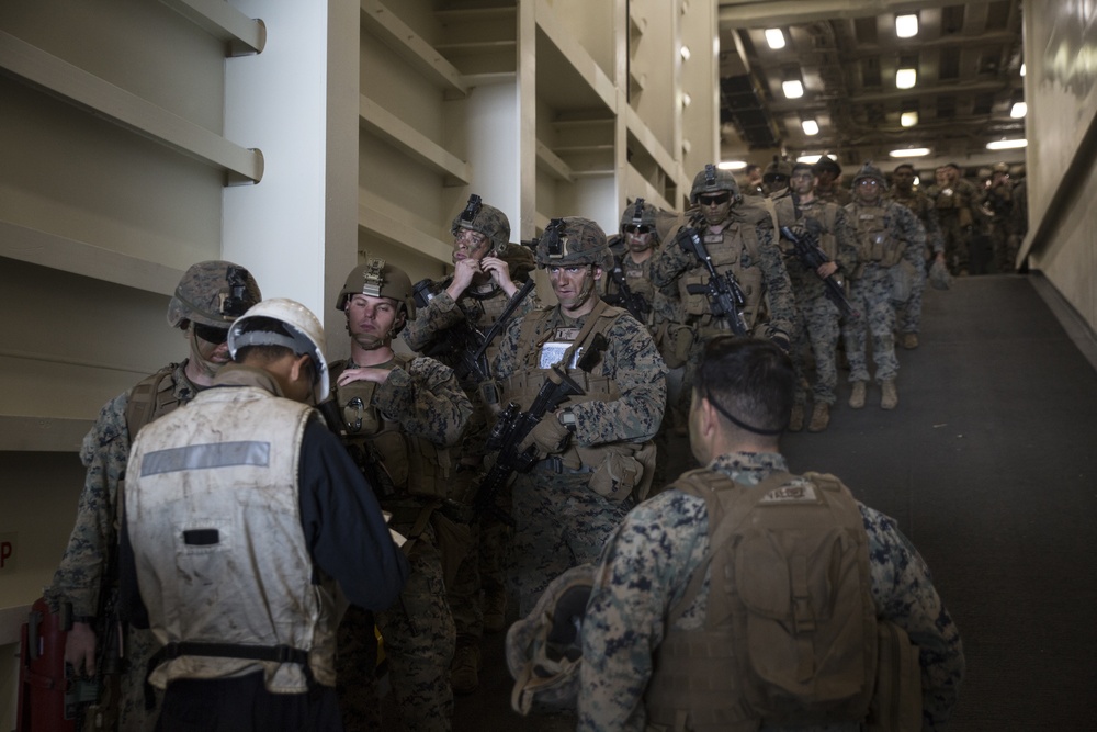 Splash! BLT 1/5 Marines disembark the USS GreenBay