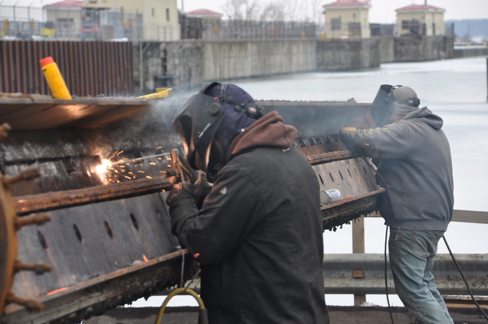 Black Rock Lock Repairs to lock gate oomponents