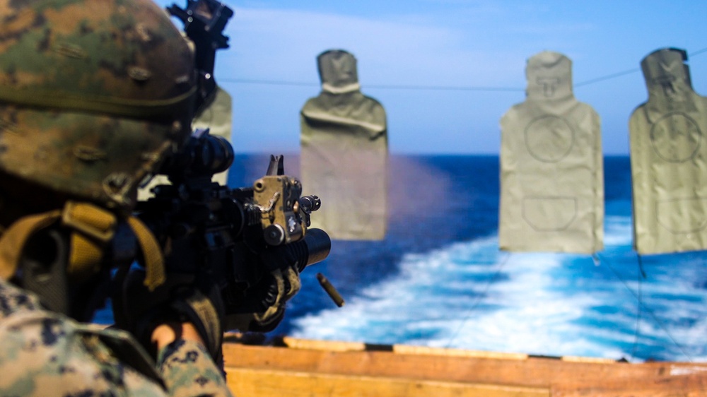 31st MEU Marines conduct rifle qualification aboard USS Green Bay