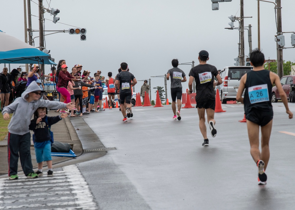 Kadena supports Okinawa Marathon