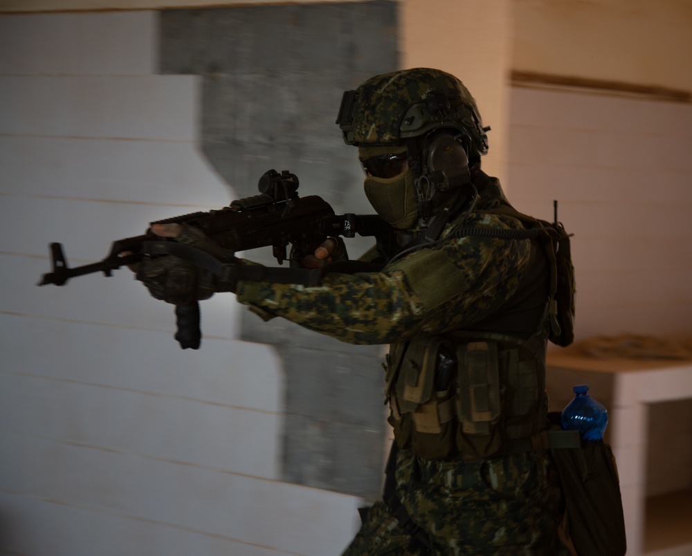 Guineans engage in close-quarters battle drills at Flintlock 20