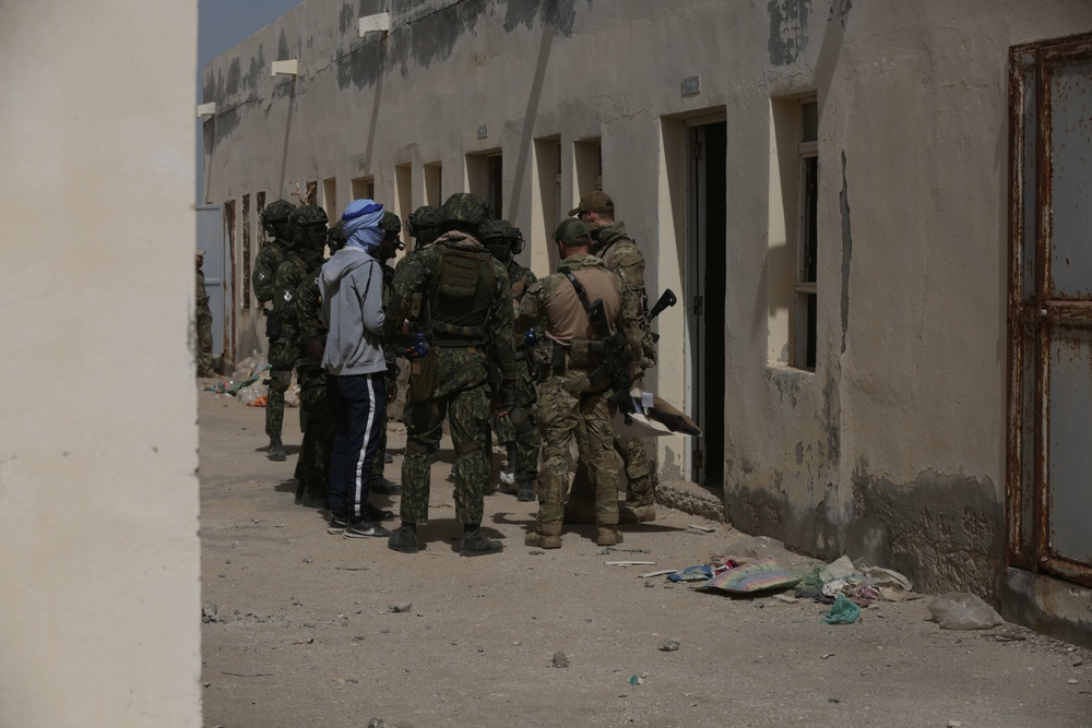 Guineans engage in close-quarters battle drills at Flintlock 20