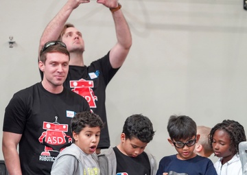 Deployed Airmen stay resilient by serving community