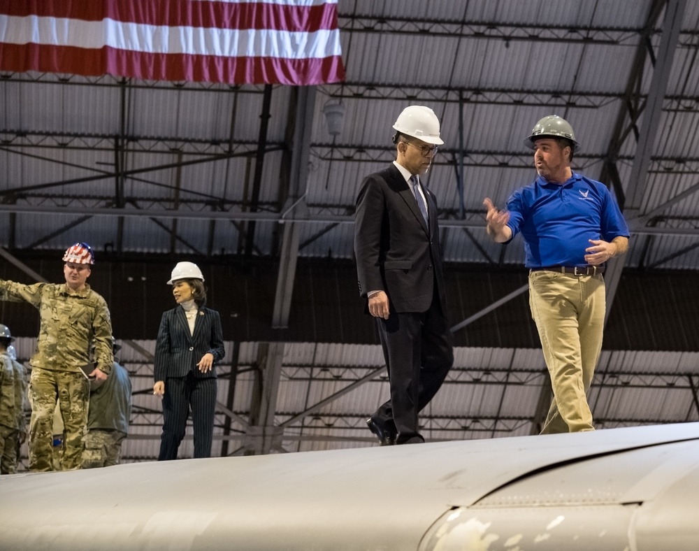 Snapshot: U.S. Representatives visit Dover AFB