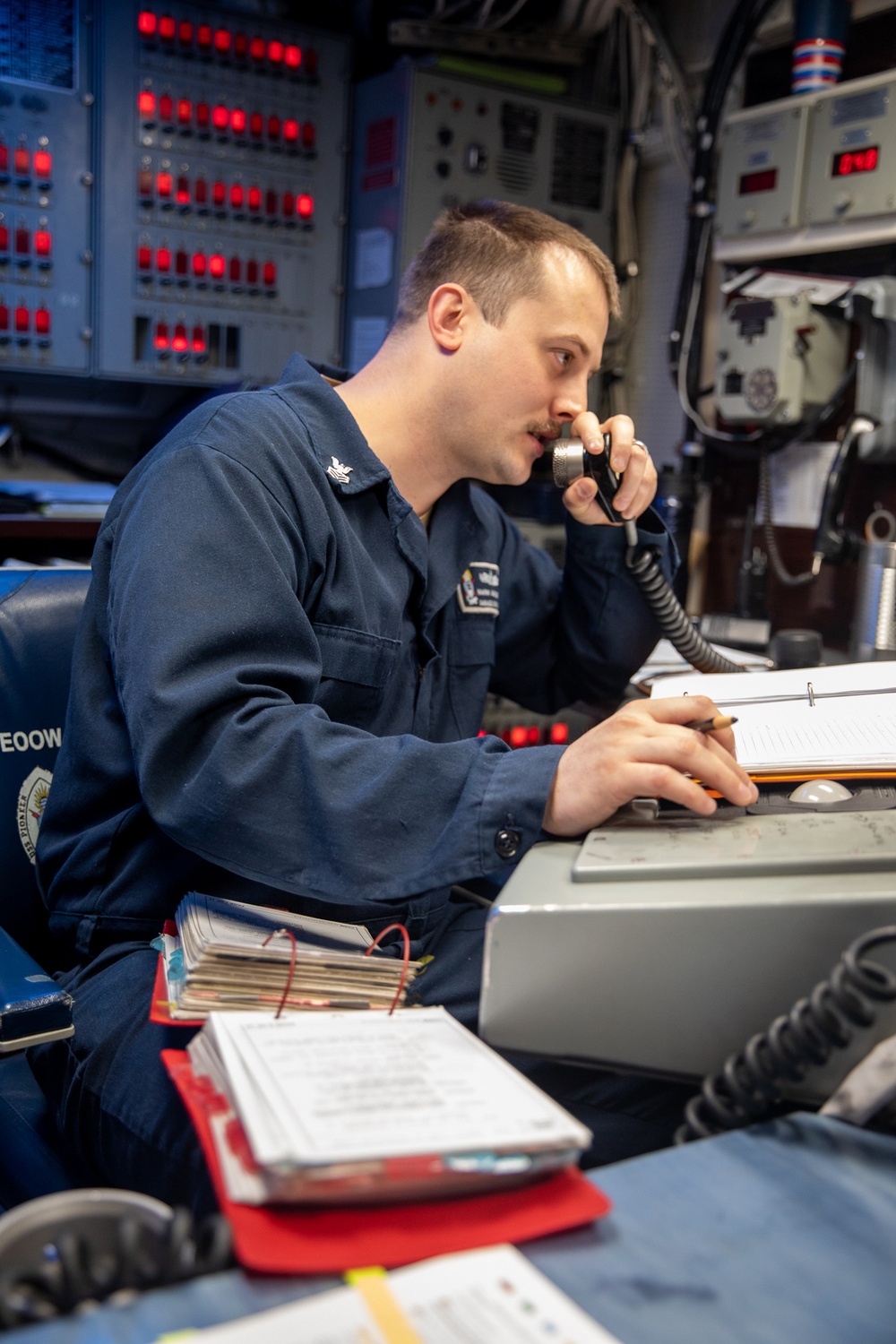 USS Pioneer (MCM 9) conducts damage control training