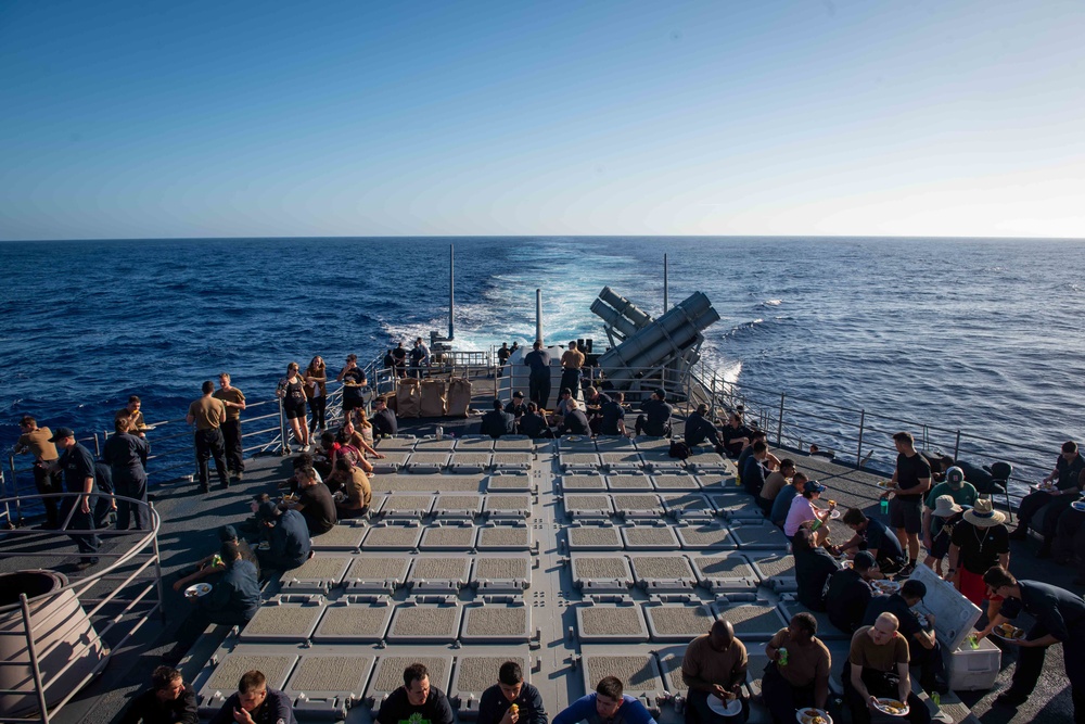 USS Bunker Hill (CG 52)