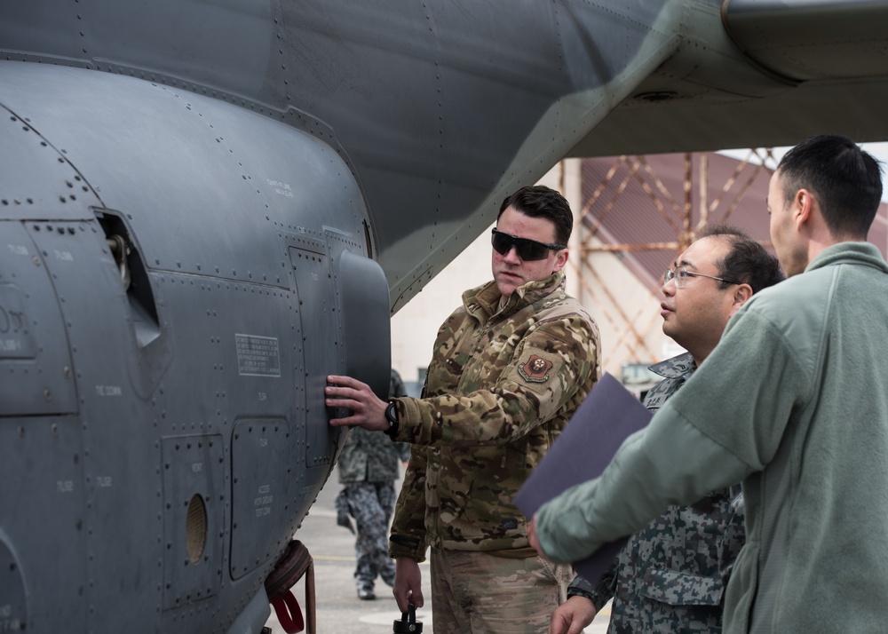 JASDF members from Iruma AB tour Yokota AB