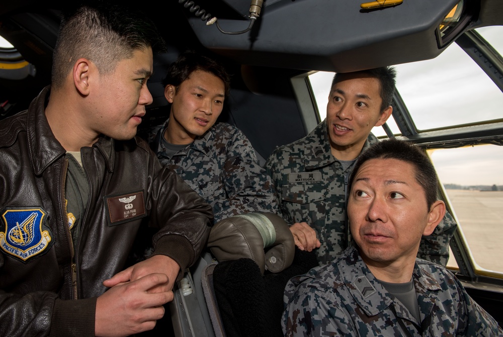 JASDF members from Iruma AB tour Yokota AB