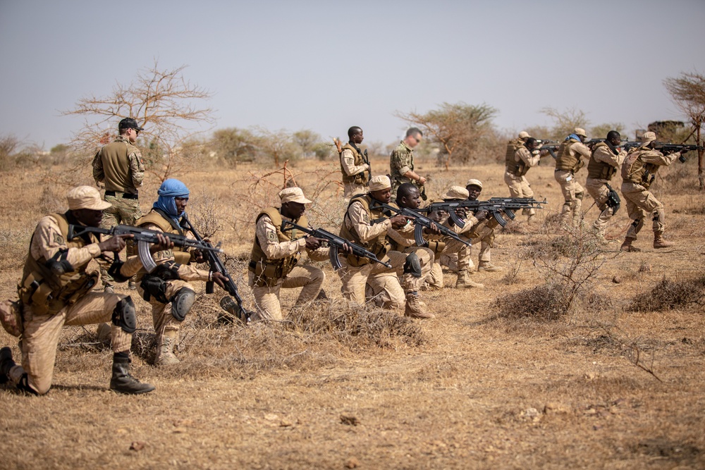 Burkinabe soldiers refine individual weapon reloading techniques during Flintlock 20