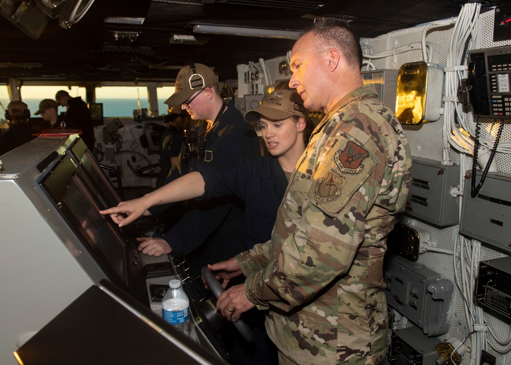 Sailors Teach Lt. Gen to Drive Ship