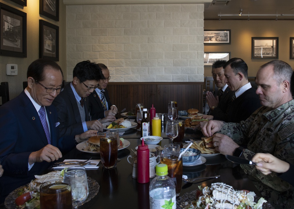 Sasebo Mayor Visits CFAS