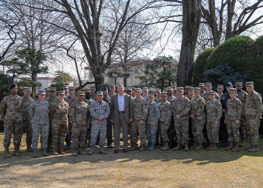 Retired CMSAF McKinley visits Yokota