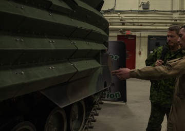 2nd Marine Division welcomes Canadian military attaché