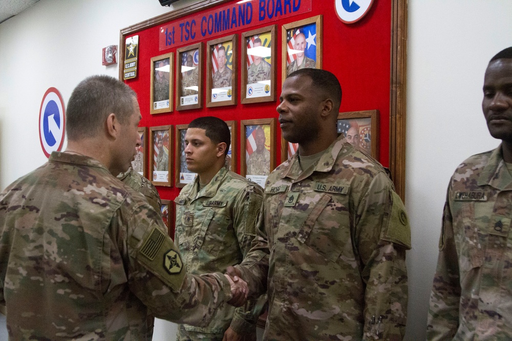 18th FMSC Soldiers Receive Coin