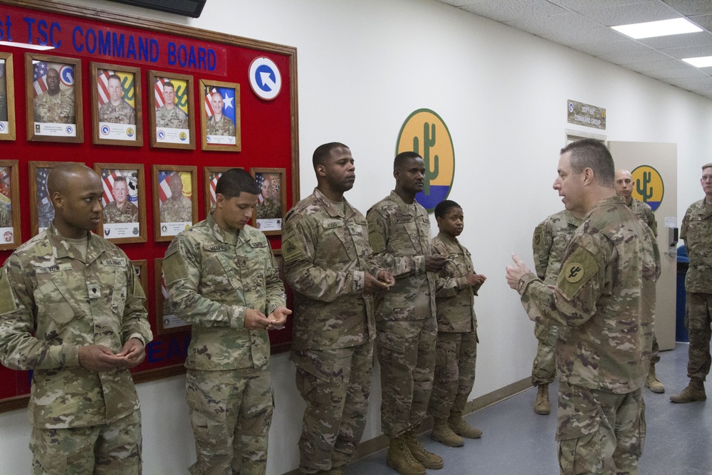 18th FMSC Soldiers Receive Coin