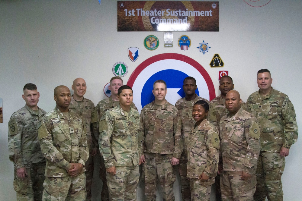 18th FMSC Soldiers Receive Coin