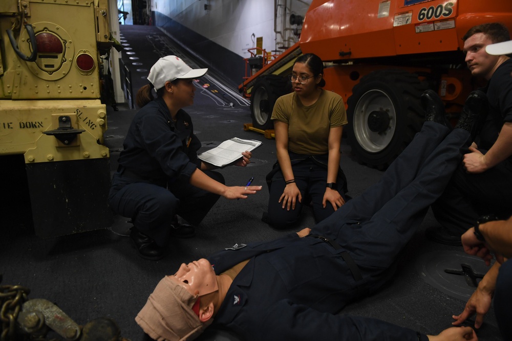 USS America Conducts Medical Response Training